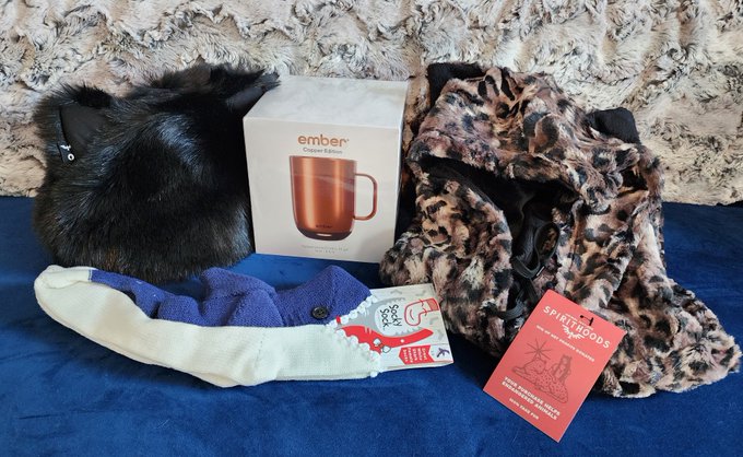 A couple of my favorite gifts that have arrived lately, especially this gorgeous flogger from @TheKinkyGeek