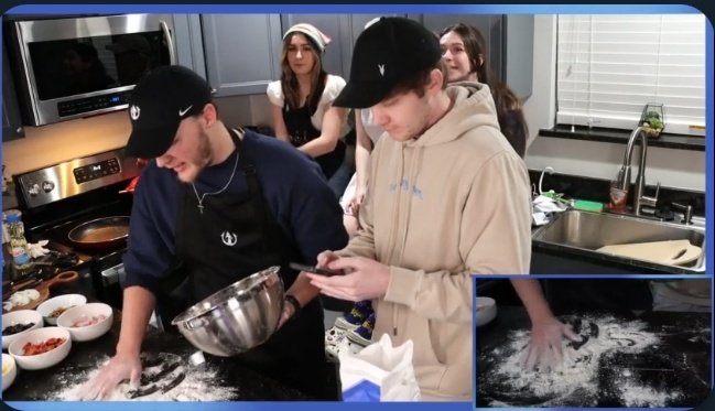 Slain2614's tweet photo. Why's SAMMY SO FXCKNG HOT 🥵 COOKING/PREPARING THAT PIZZA 🍕 GAHD DAMN https://t.co/LGH3ggCTHN