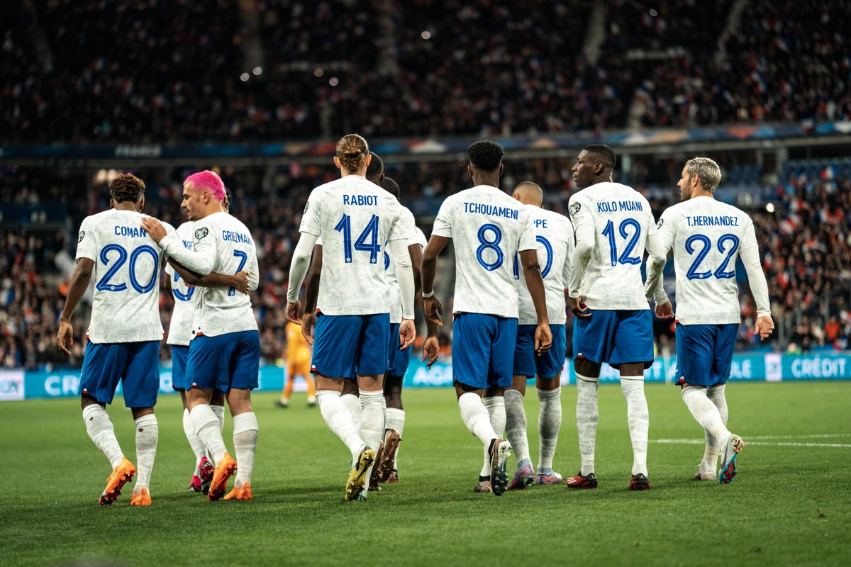 equipedefrance's tweet photo. 𝑼𝒏𝒆 𝑬́𝒒𝒖𝒊𝒑𝒆 🤝 https://t.co/Vgp4nmwmpR