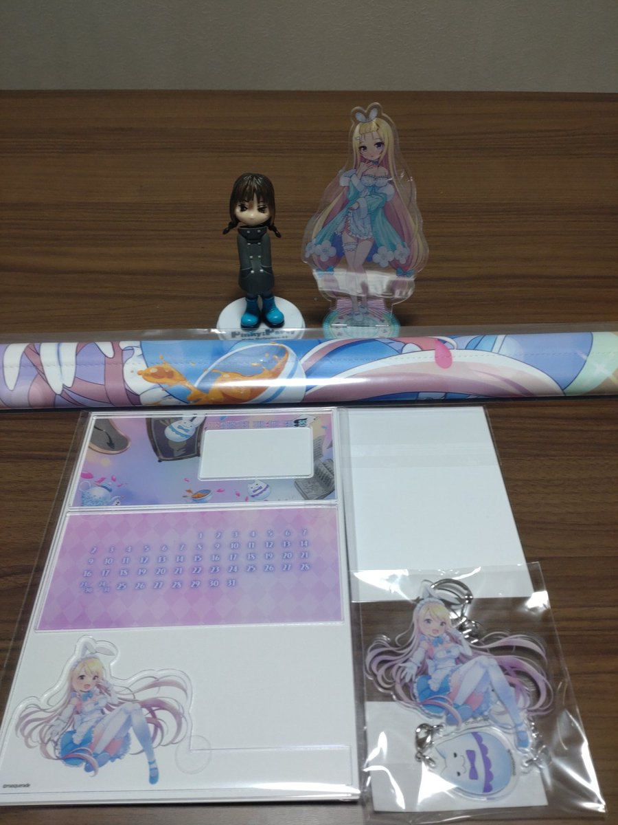 shimishu's tweet image. 夢宮ありすさんの誕生日グッズきちゃ！🃏🤍
相変わらず実用的なグッズは有難い！そして、ブロマイドは…ｱﾊｰﾝな感じでとても素敵…。
#夢宮ありす
#夢宮ありすのいる生活
#ますかれーど