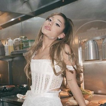sabrinaobvious's tweet photo. happy 10 years of career my baby 💌
you and your songs helped me in many moments, you are able to light up everything with your smile. I love you so much and congratulations. 💜 #10YearsOfAriana https://t.co/M5psUPEhR0