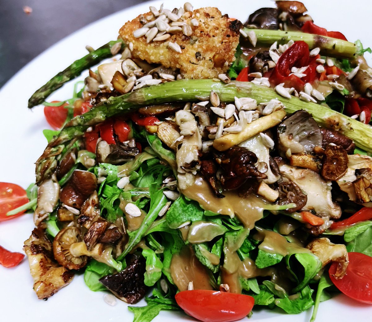 🍄🥗 Our Wild Mushroom Salad! 🥗🍄
Get ready to savor the freshest flavors of the season with our Wild Mushroom Salad, a delightful combination of locally sourced mushrooms that vary as the seasons change. 🌱✨🍂❄️
This delectable medley is accompanied by crisp asparagus,