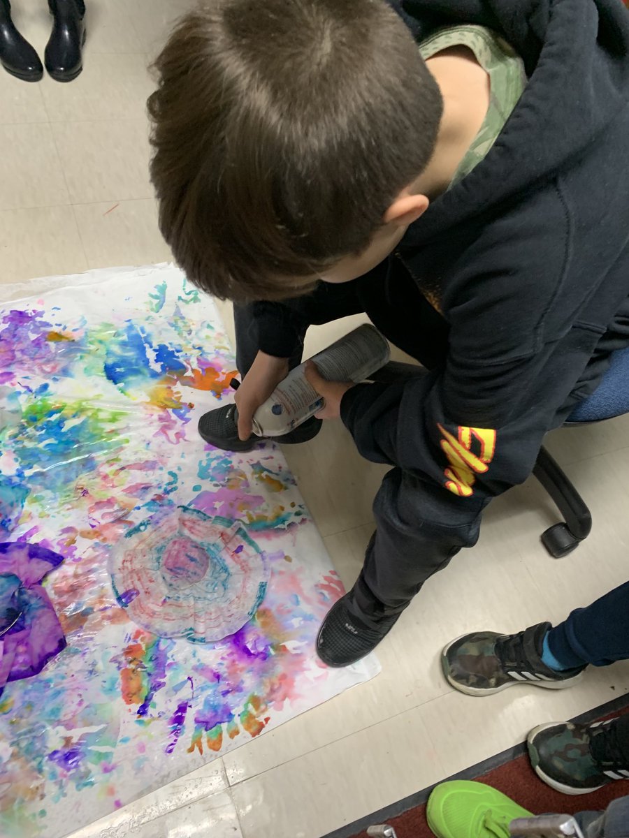 jdriceart's tweet photo. When students are allow to be leaders, and teach others. Great things happen. #wearebranson #crefamily #piratesintraining #trainthemupright https://t.co/FXzOLZCizZ