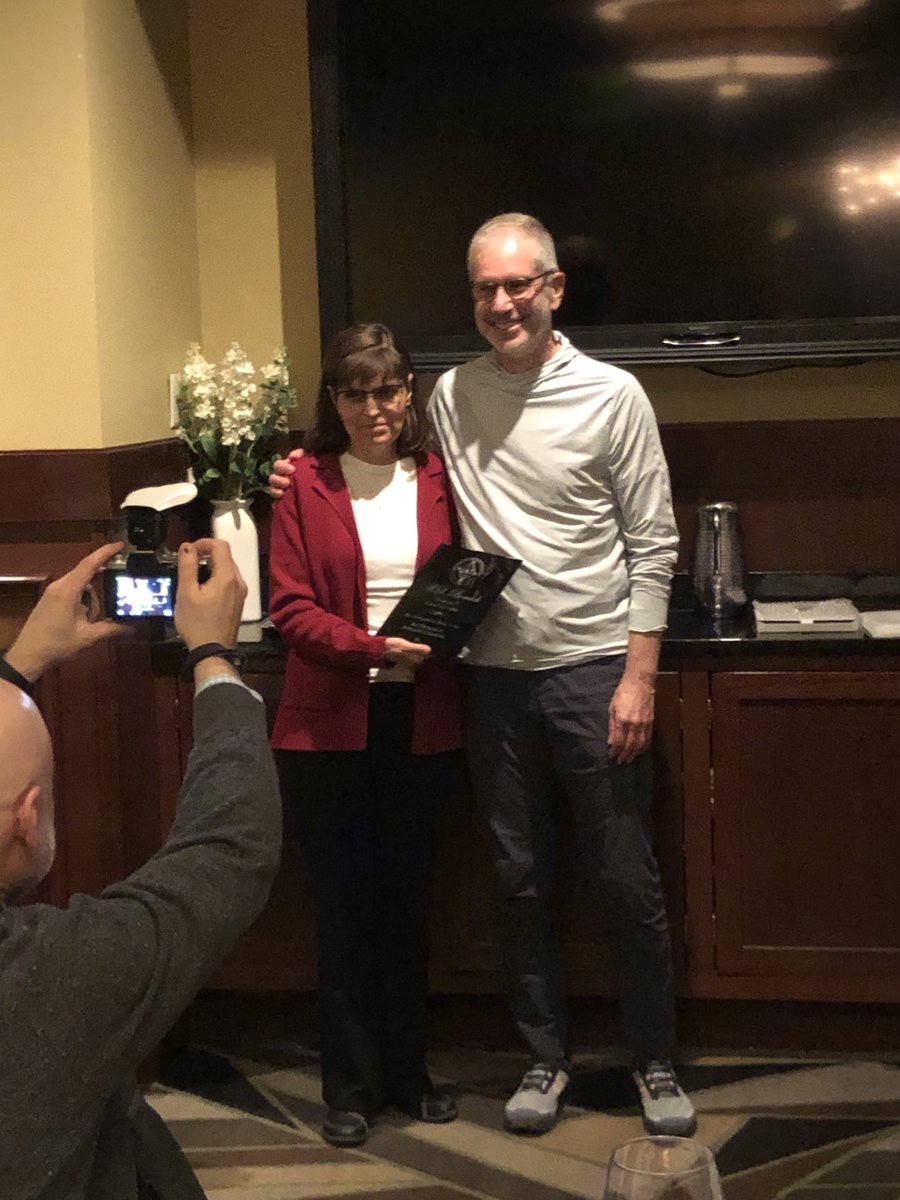 .⁦@borovik_lab⁩ honored for his service as chair of the ⁦@ACSINORDivision⁩. ⁦@UCIChemistry⁩