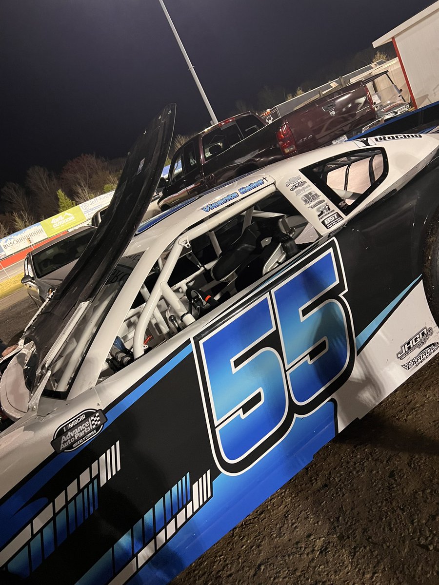 vicente_salas14's tweet photo. DID THAT JUST HAPPEN? WE ARE WINNERS AT @hickoryspeedway!!!! 

#CarrollSpeedShop https://t.co/tG0IBBZZXk