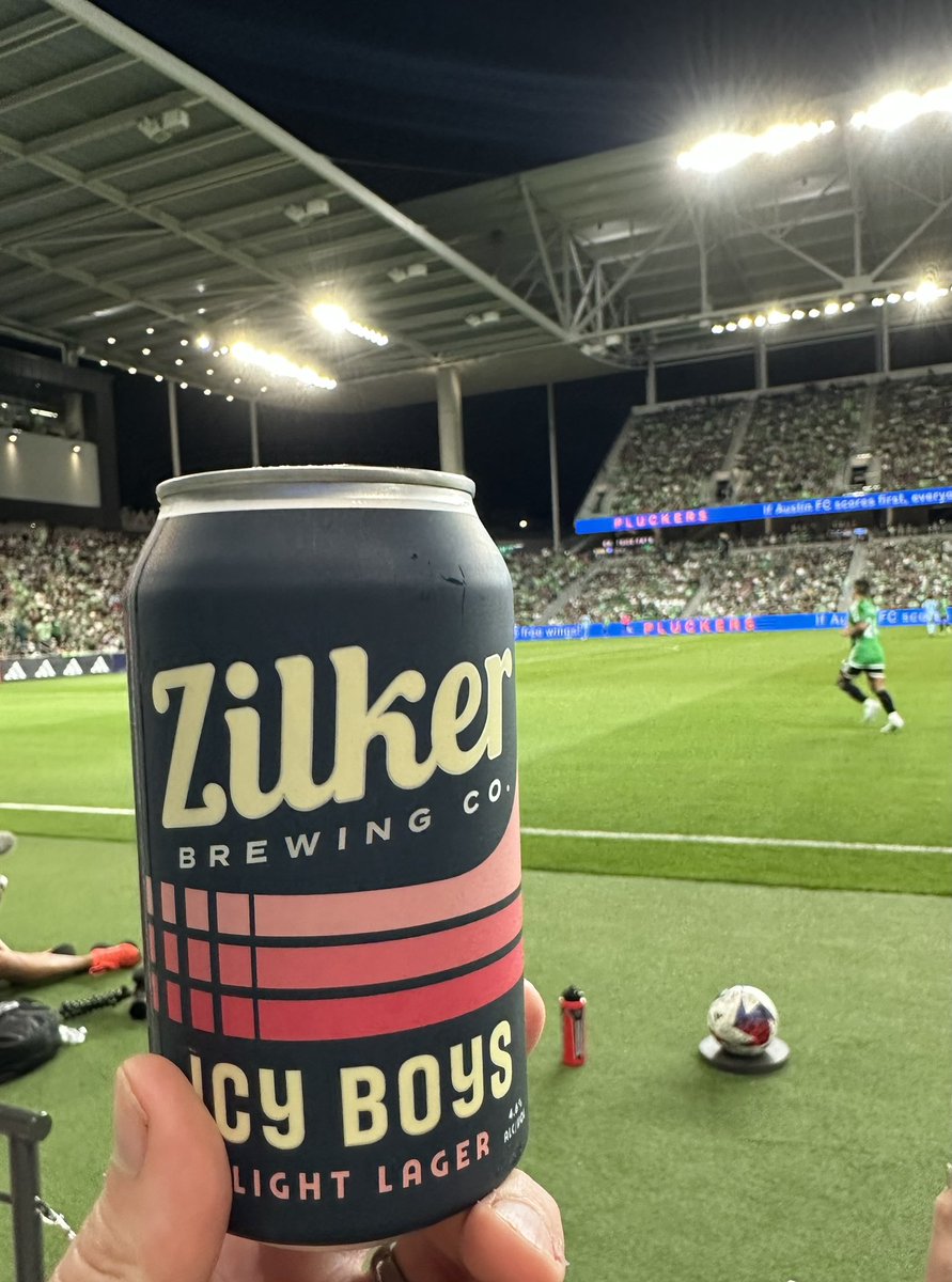 Thanks to Sergio Garcia for the seat upgrade tonight. Maybe we should give him a go at CB? Field level seats pair well with @ZilkerBeer Icy Boys https://t.co/NTQsqzl8W6