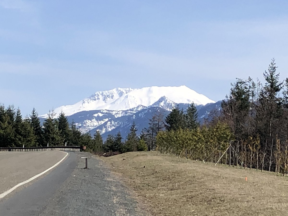 JonLH's tweet image. A view of Mt St Helens from the closest that we could take a good photo on March 17th. #mtsthelens #washingtonstate #jonlh #jonathanlhall