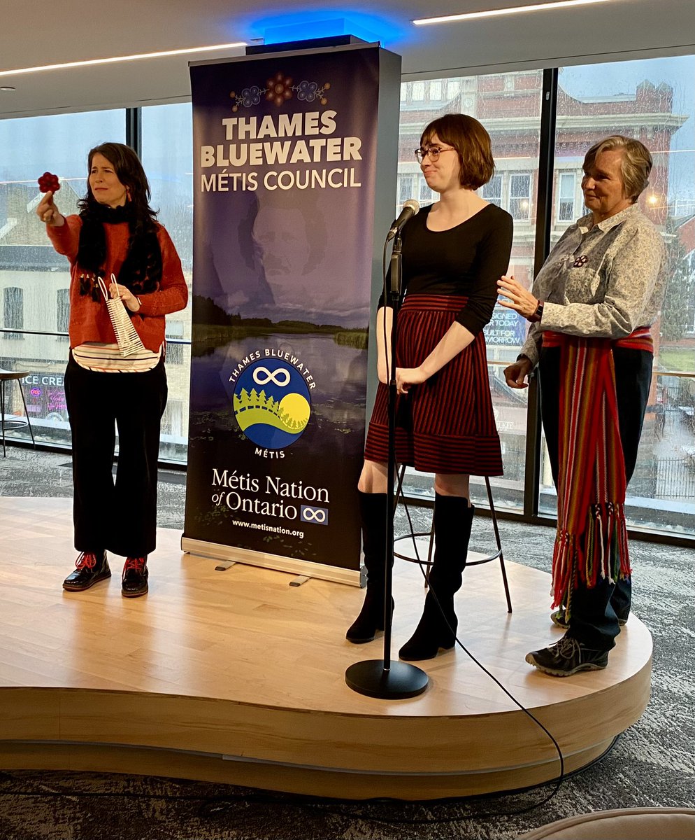 TBMetisCouncil's tweet photo. Our Youth Rep Kaitlyn Anderson-Mitchell presented @andreamenard with a hand beaded pin in gratitude for her touching #Metis Cabaret #Rubaboo following today’s performance @thegrandlondon &amp; for sharing her heart with our community https://t.co/XRXWzO3y7Z