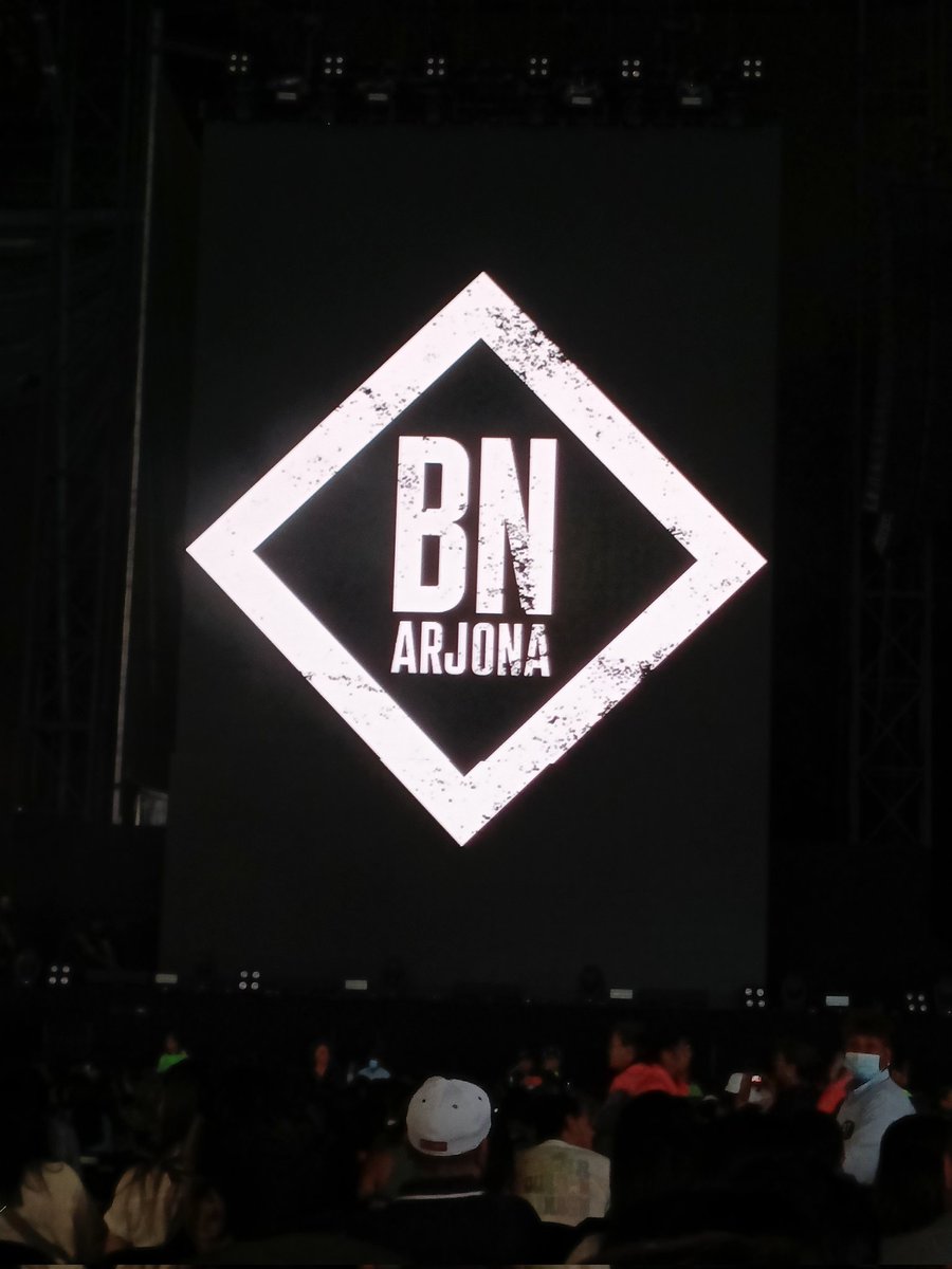cmorales30's tweet photo. A disfrutar de la gran velada al lado de mi amor #ForoSol #Arjona https://t.co/GFZY9edxWo