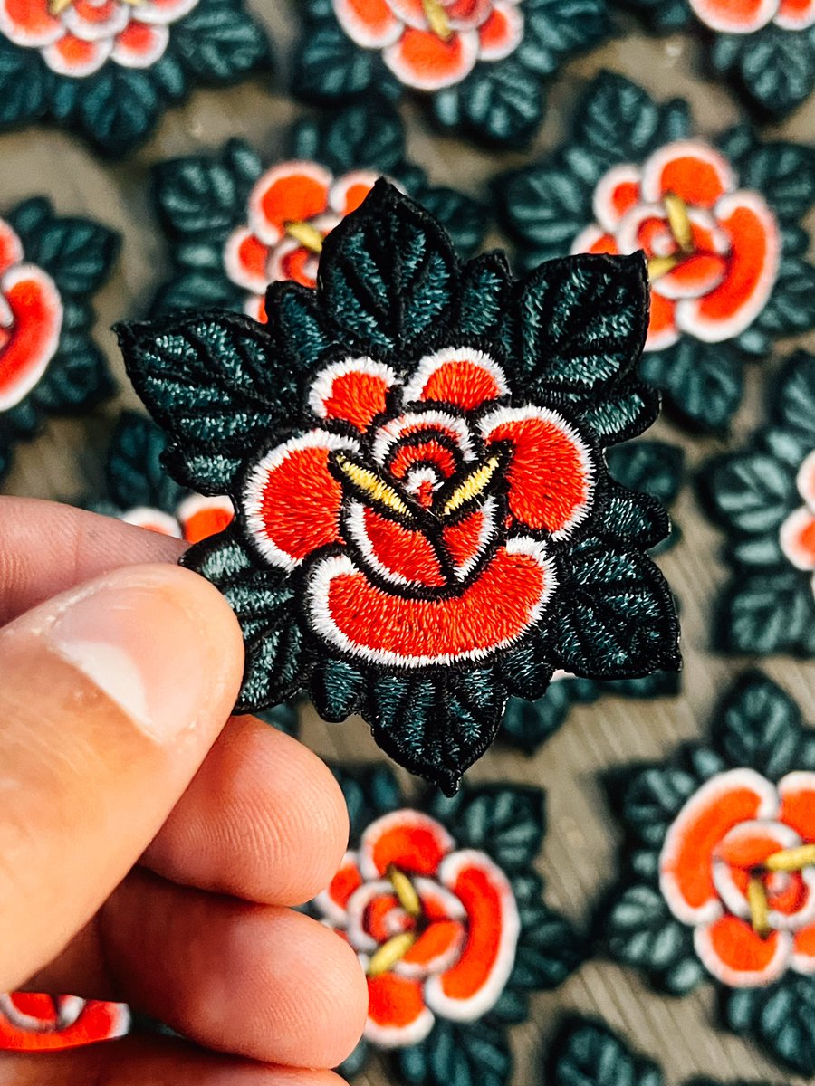 👀🌹 SOLORAISE™️ Patches 
•
#soloraisecommunity #nftcommunity #communitygoods #soloraiseNFT