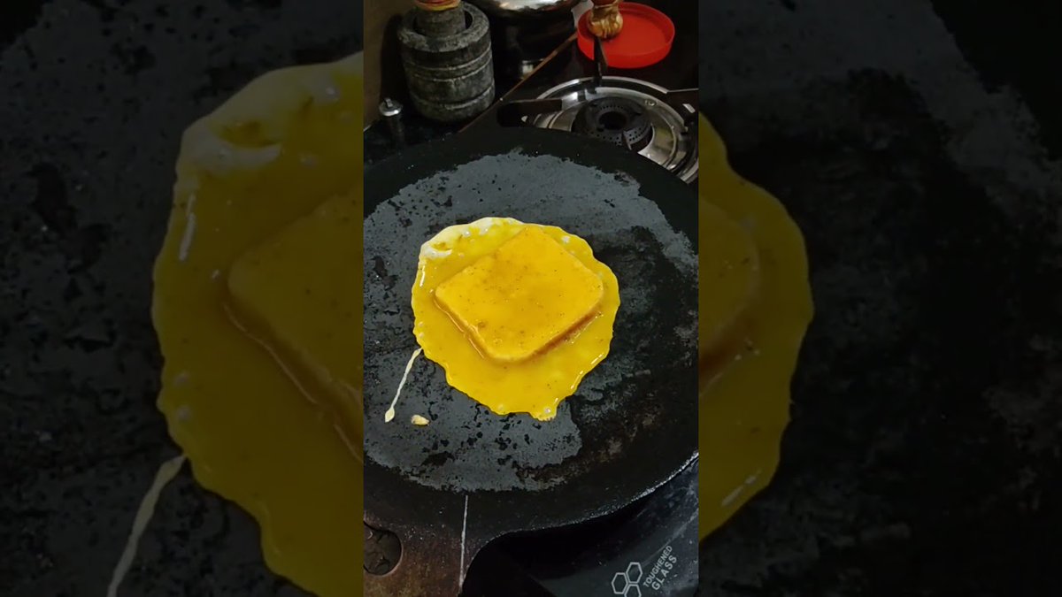 DiscoverRecipes's tweet photo. #breadomlette #omlet #omlette #eggrecipes #breadrecipe #cooking #breakfast #recipes #egg #eggroll https://t.co/iTvqmkKrzC