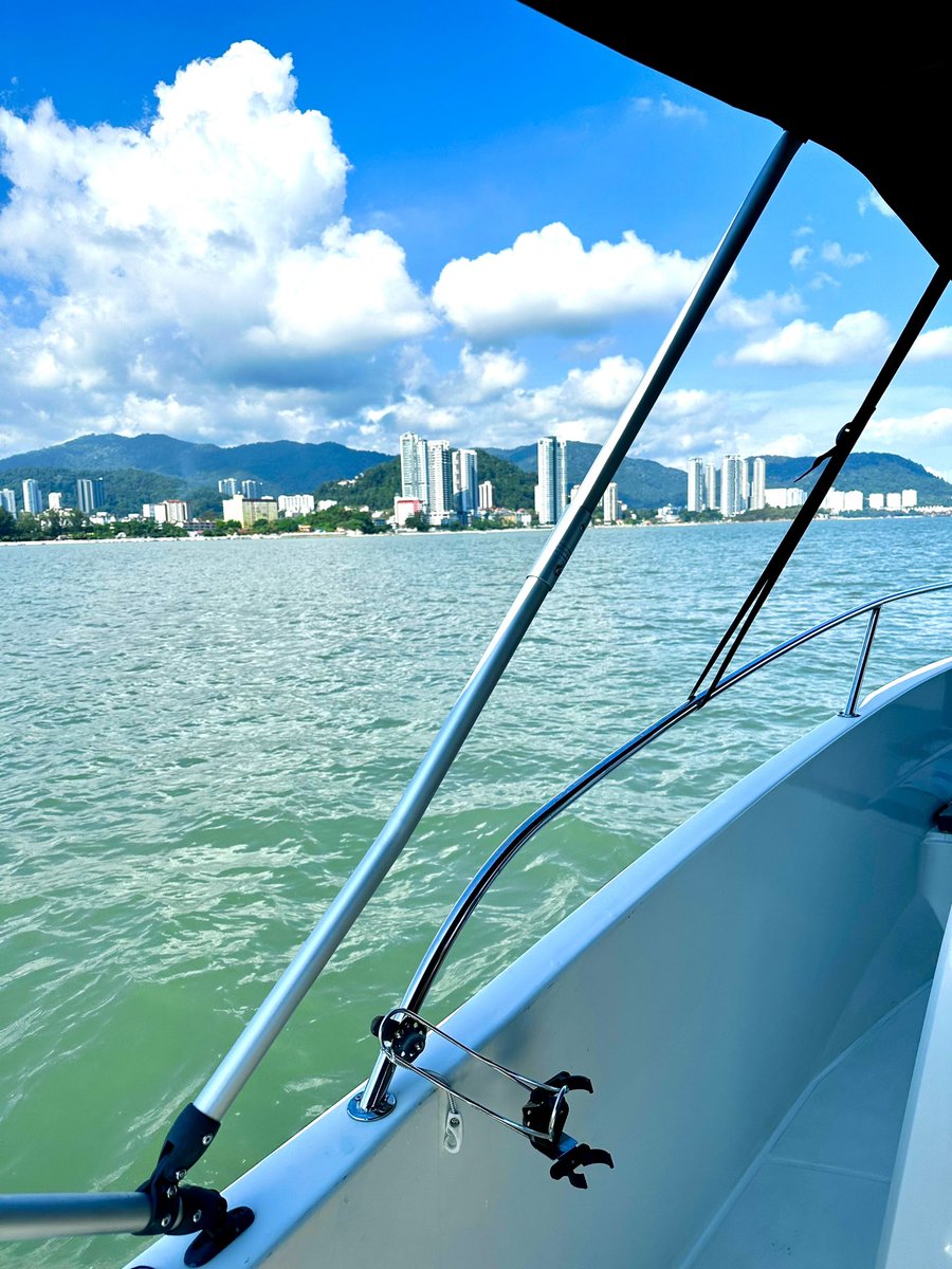SamSwing5's tweet photo. #boatingweekend https://t.co/7ZMnbENThG