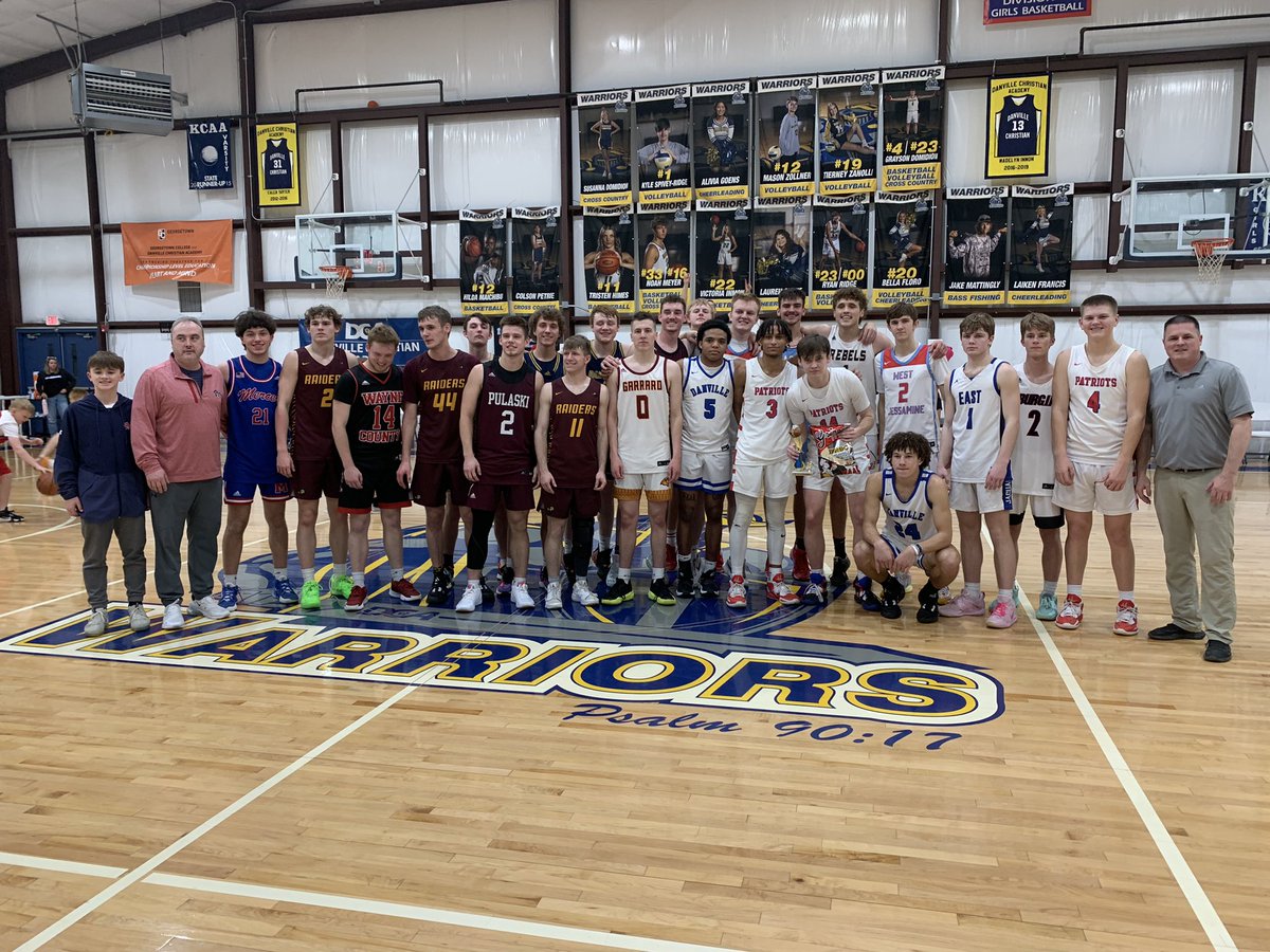 MOMMACOOP10's tweet photo. What a GREAT EVENT @12thSports All-Star game!! All of us parents were so happy to watch our kiddos one last time! What a talented group~ both boys &amp; girls!! I’m so proud of all of you!! @coachcoop33 @ihoopcoop #Classof2023 🏀 ✌🏻 https://t.co/jfur15aoPJ