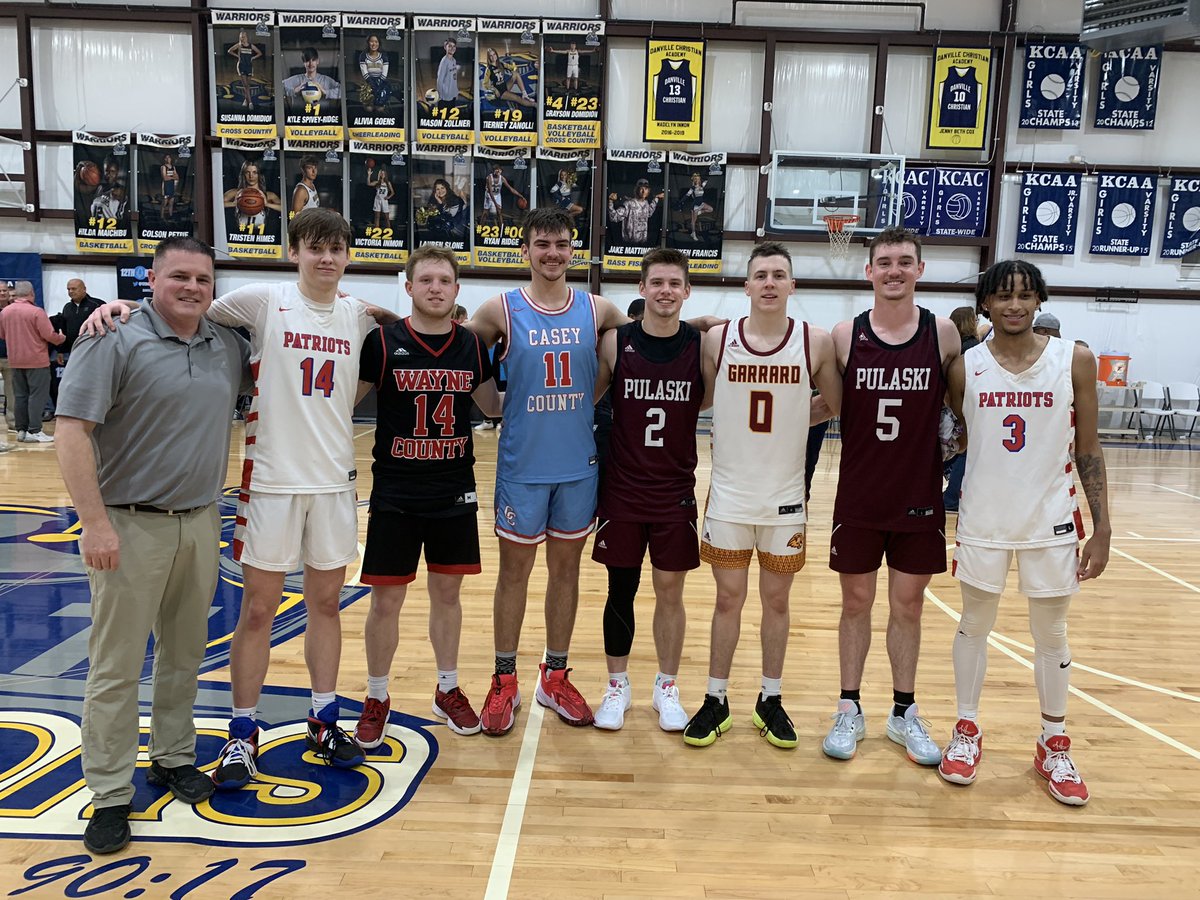 MOMMACOOP10's tweet photo. What a GREAT EVENT @12thSports All-Star game!! All of us parents were so happy to watch our kiddos one last time! What a talented group~ both boys &amp; girls!! I’m so proud of all of you!! @coachcoop33 @ihoopcoop #Classof2023 🏀 ✌🏻 https://t.co/jfur15aoPJ