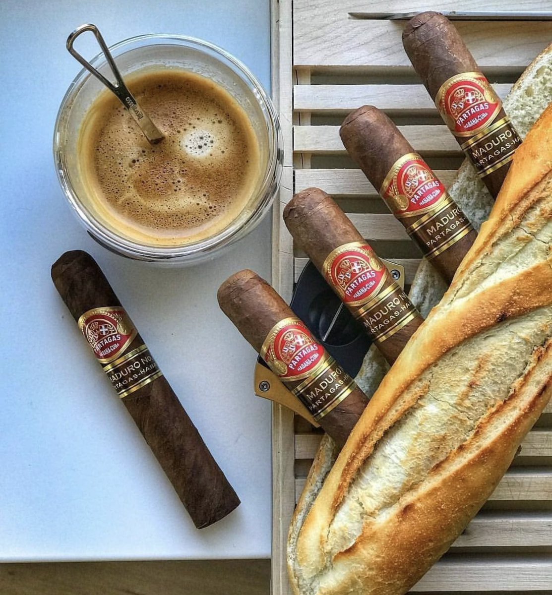 #espresso #cigar #ItalianBread #BigAsh #CigarLounge #Habana #NowSmoking #partagas #follo4folloback
