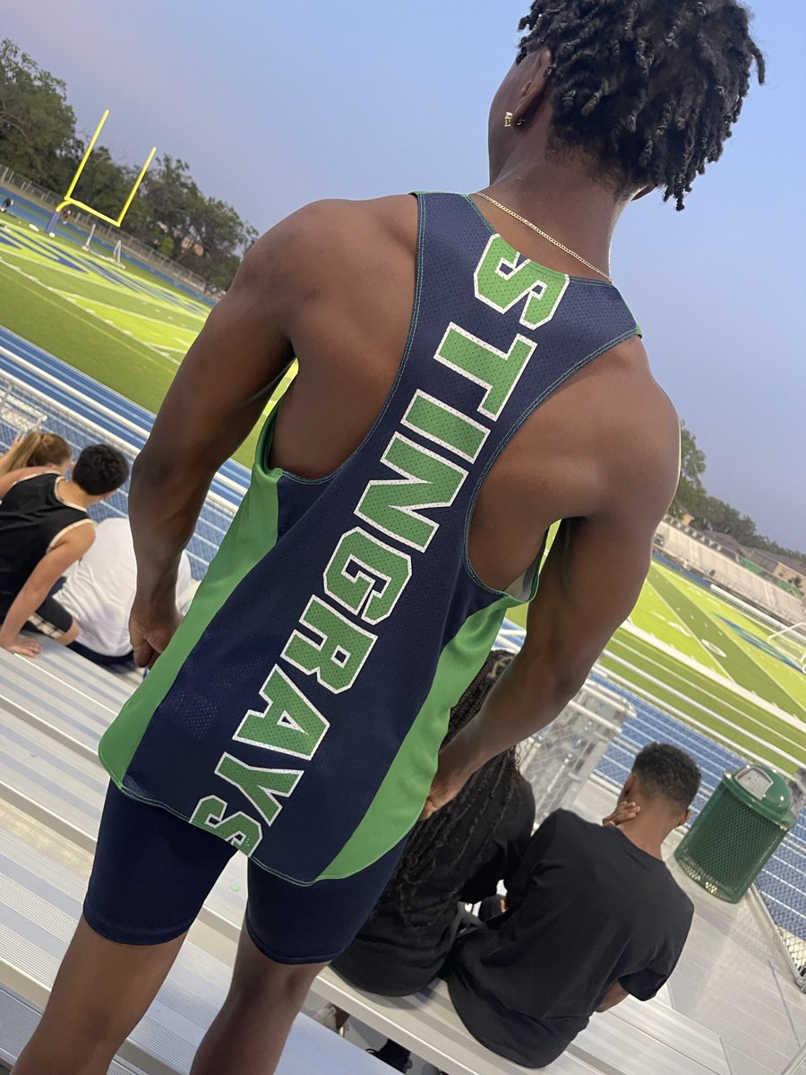 Terrion434's tweet photo. Home meet @HCPS_SumnerHS 🥉 place in the 4x2 https://t.co/MdPCulp7wo