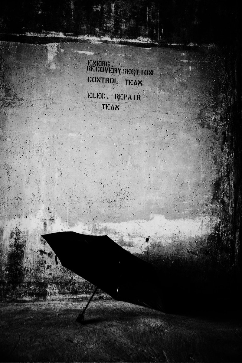 Umbrella
#historicalplace #streetphoto　#snapshot #snapshotphoto
#monochrome #blackandwhite