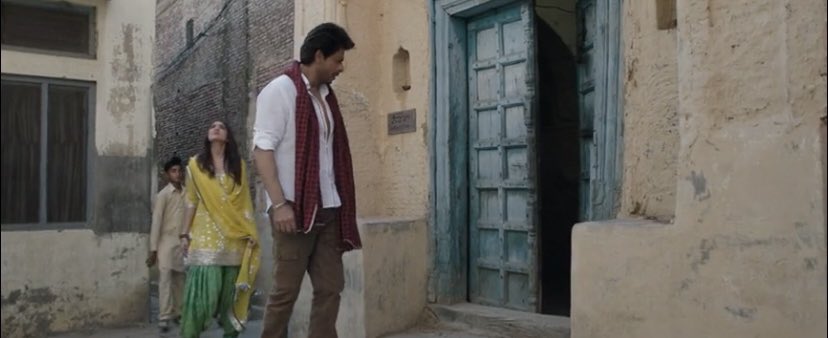 thoughtsofshah's tweet image. aaj bhi yaad hai mujhe aahat teri kadmon ki. jee ve sohneya jee, chahe kisi ka hokar jee.