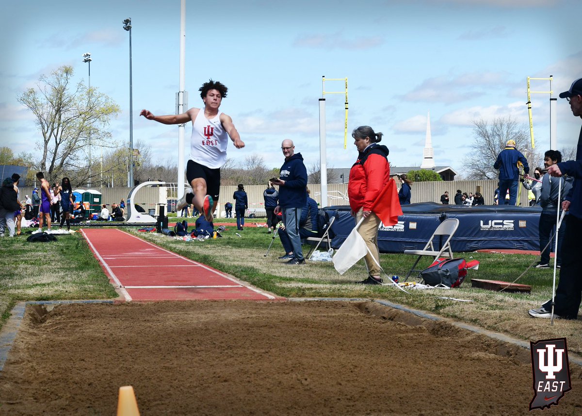 IUE_TFXC's tweet photo. Some of the Best 📸s from Murray State! 

#RedWolfNation
#OnePack https://t.co/5AvDno86Pg