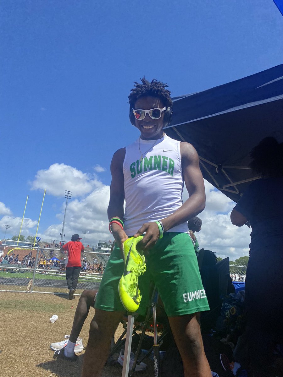 Terrion434's tweet photo. Manuel griffin away meet @ChamberlainHS today..New PR 25sec⏳will break soon…@AlonzoAshwood https://t.co/ubrhH1S3hj