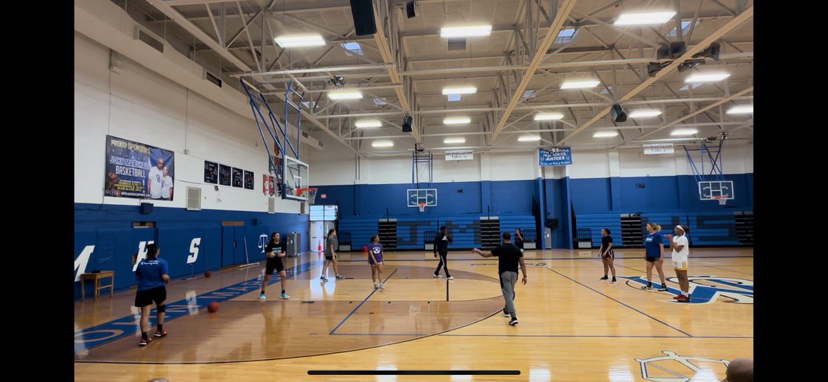 lebryan_p's tweet image. Back to 🏀 Business as Usual. #stayloaded
