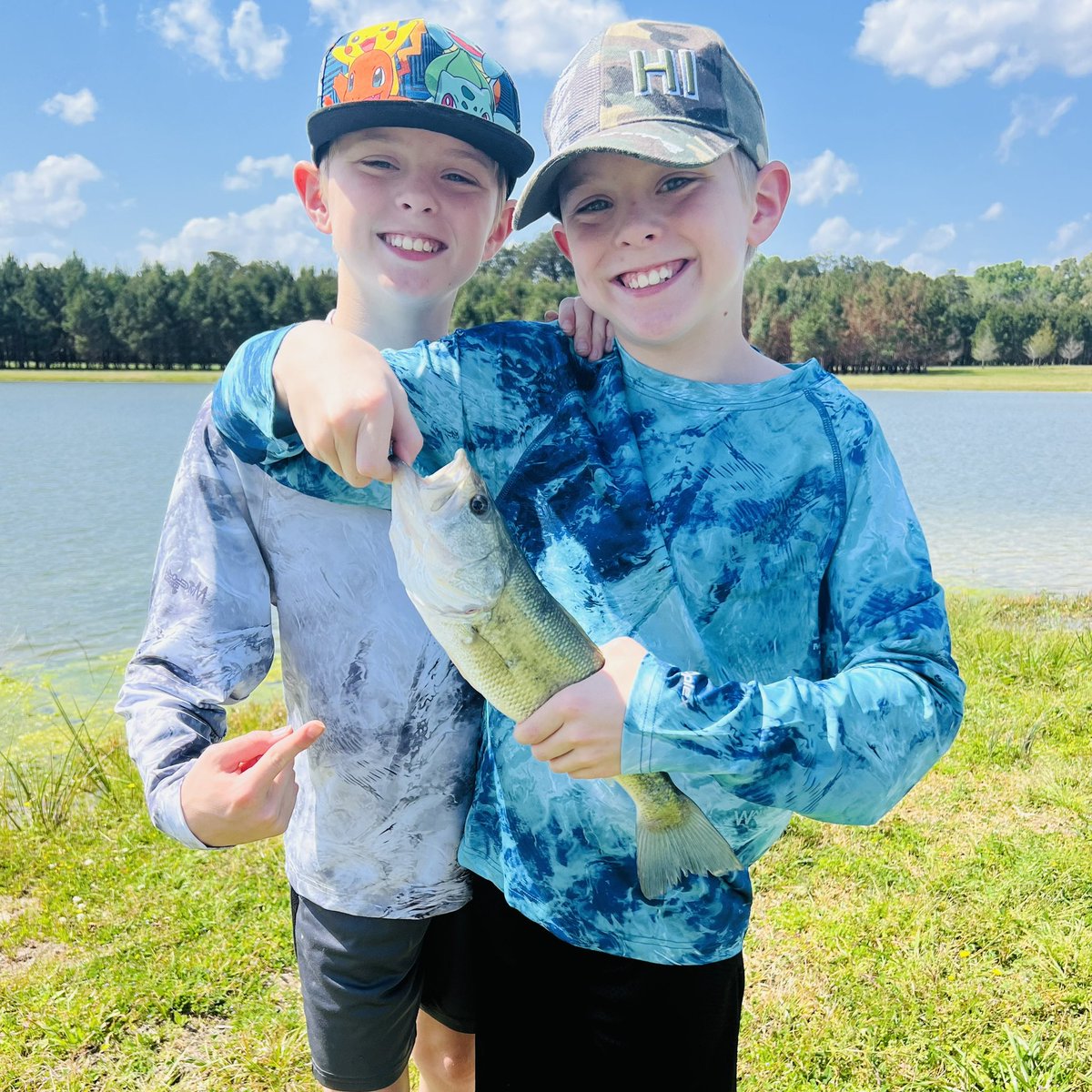 thecamopreacher's tweet photo. When you canβt take them turkey hunting, you take them fishing instead. #springbass #springfishing #turkeyhunting #turkeyseason #Alabama #alabamafishing https://t.co/I1K1sMc0uq
