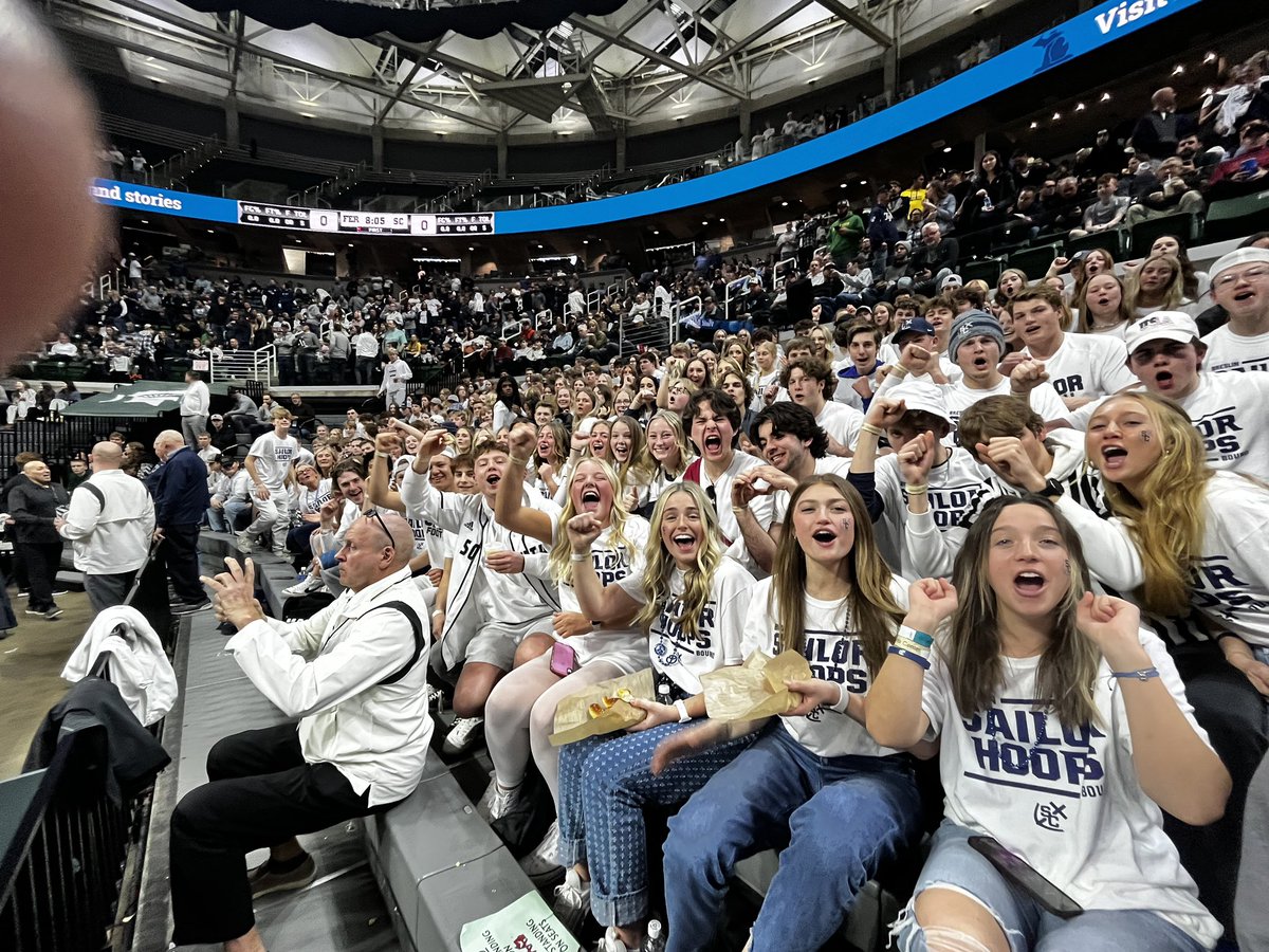 scashen's tweet photo. Best student section ever! SCHS Sailors Boys Basketball State Runners Up. https://t.co/AZNuNNVRbV
