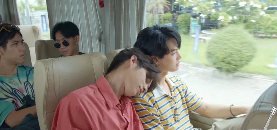 AMPG2ForeverU's tweet photo. ปี2020 : พี่เจนนี่น่ารักมาก เล่าว่า เปลี่ยนที่นั่งให้
ไบร์ทวิน นั่งด้วยกัน จากบาหลีถึงกรุงเทพเลย ตอนไป Outing ที่บาหลี

ปี2023: 👀👀👀🫣🫣

มม นี้จงคัมแบคกลับมา ซบกัน ให้สาววายไหลหน่อยยยยย👀👬🫠

#GmmtvOuting2023
#ไบร์ทวิน https://t.co/Pe7WLFadUB