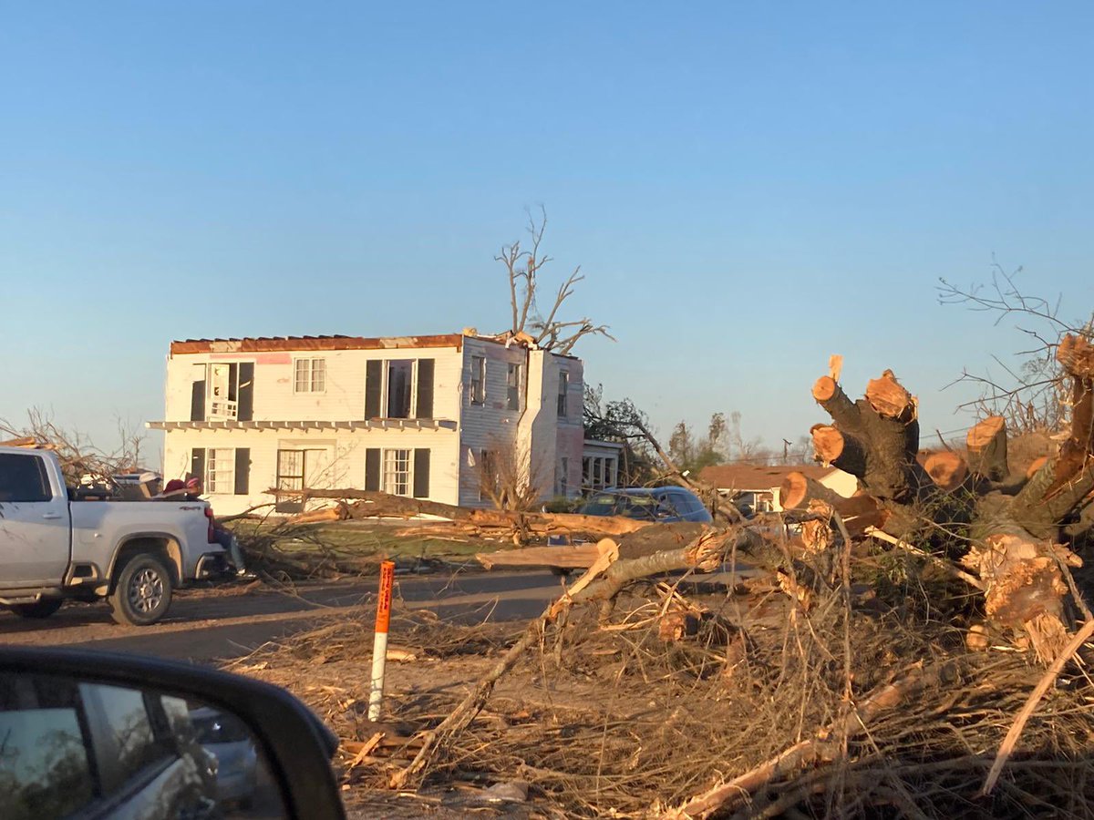 chefjoseandres's tweet photo. The destruction in Rolling Fork is astonishing!😔 Teams of @WCKitchen 🙏already in the area joining the local efforts to help everyone we can! #ChefsForMississippi checking many towns across the damage area of the tornadoes!…. https://t.co/mB9dLsgnY2