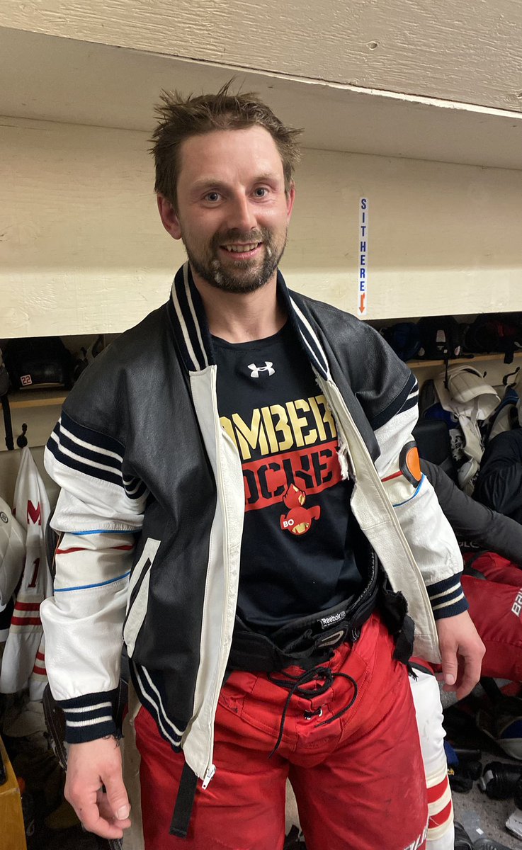 BOMBERS WIN!! Shane Jury scores the ot winner to give us a 4-3 win and to even up the series. Devo with the big game in net #bombershockey #thhl