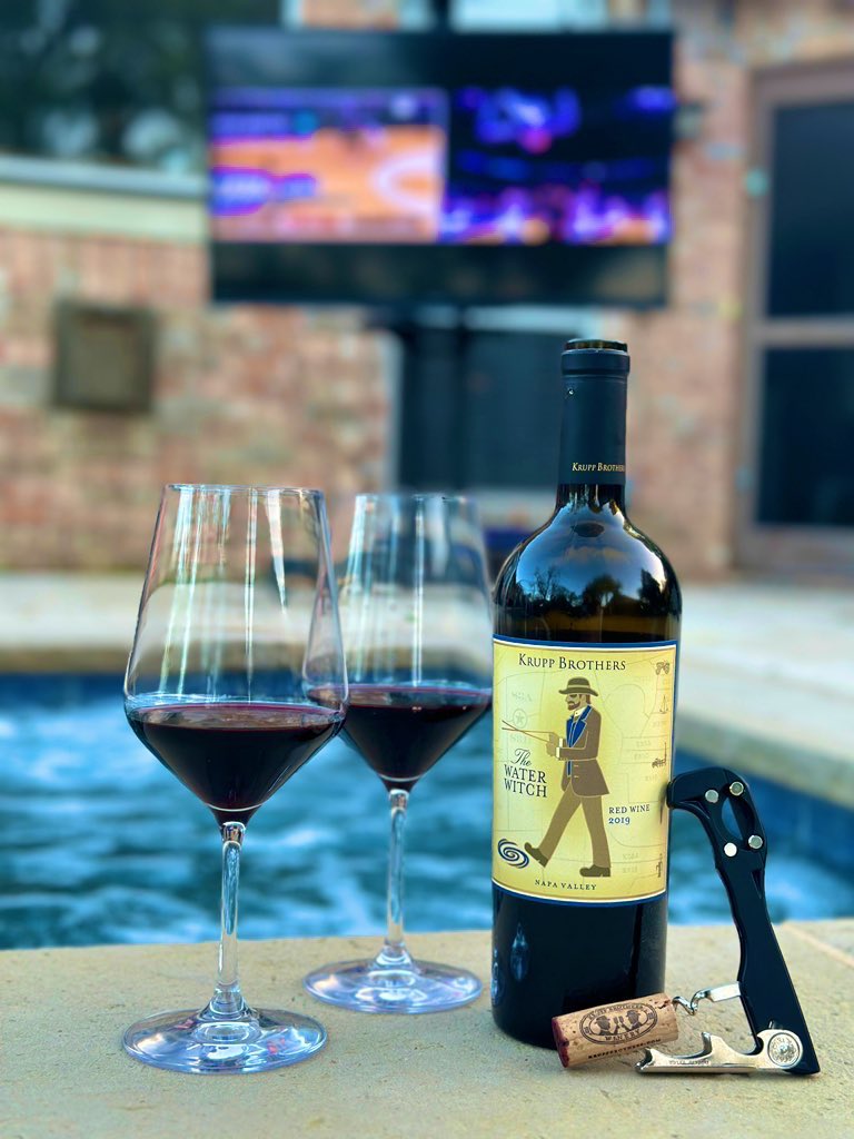 the_write_wine's tweet photo. Taking a 2019 Krupp Brothers “The Water Witch” into the water.  Pairs well with March Madness games and a delightful Texas Spring night. 

#JacuzziWine #BackyardBliss #HisAndHers #WineTwitter #KruppBrothers #Napa 🍷 https://t.co/lVIA8X2NGn