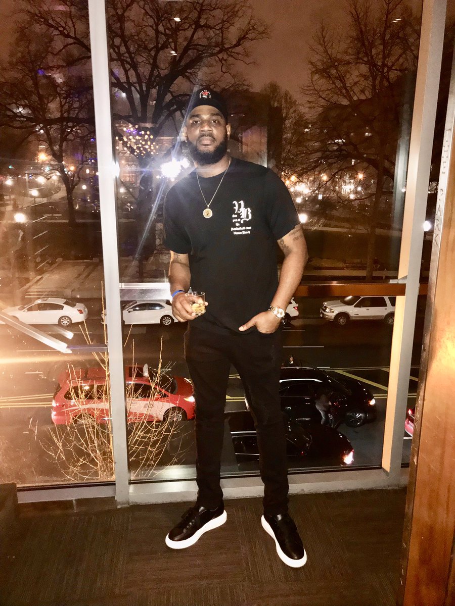 POPULAR_24's tweet photo. “Heavy as the head that wears the Crown” 👑#ImSolid💯 #AriesSeason ♈️ https://t.co/IPPaC9FaqM