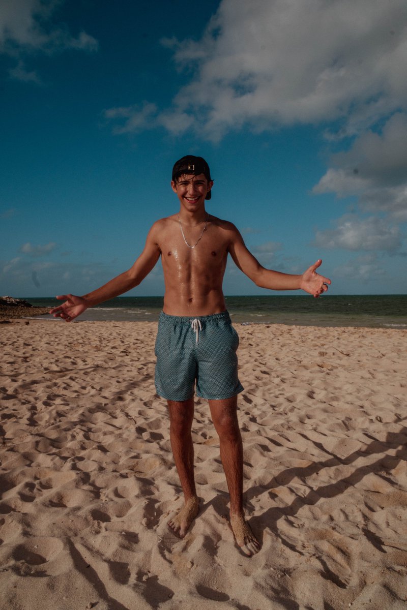 LucaAdams2006's tweet photo. Paradise on earth or whatever that show says https://t.co/FODjwc5k2g