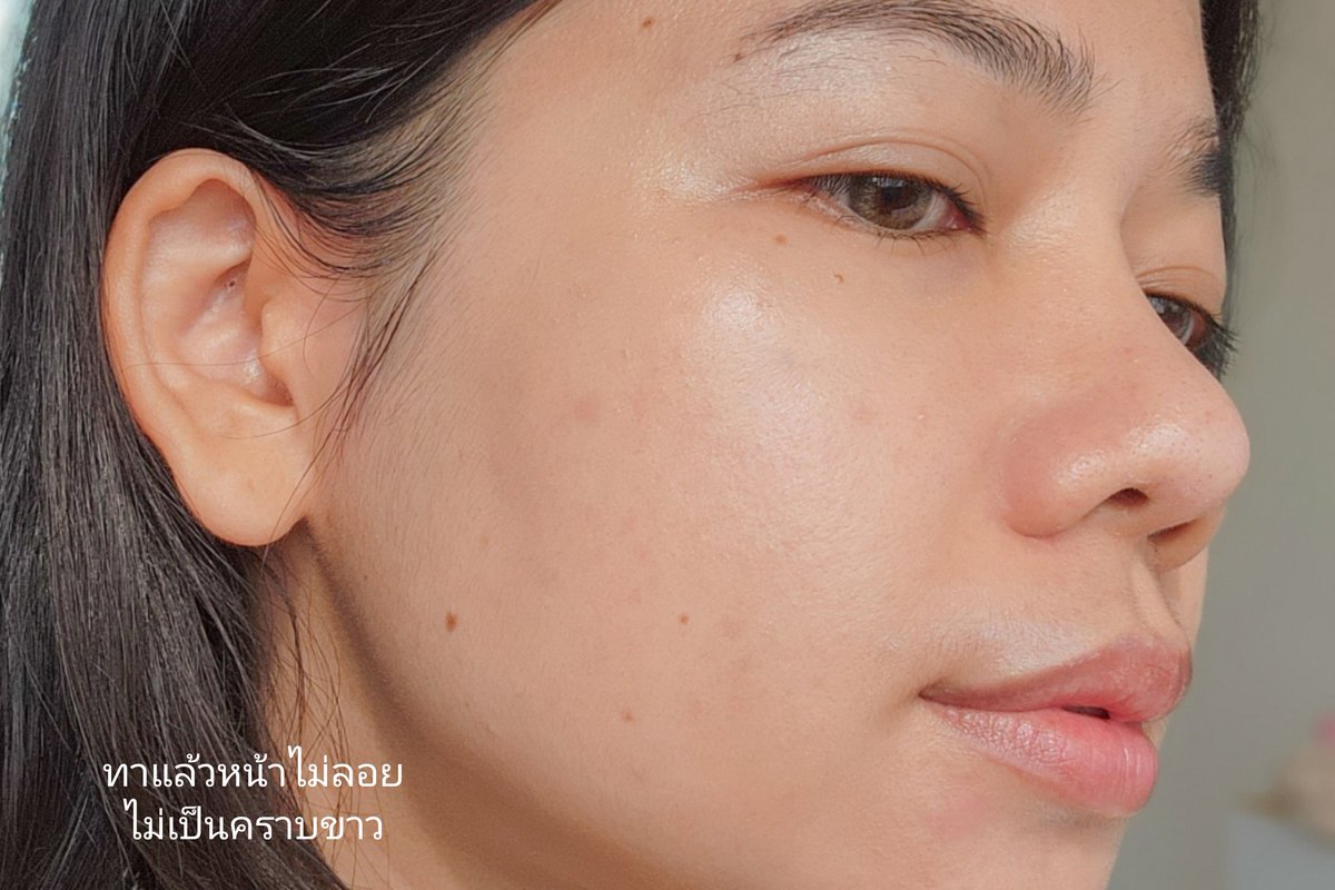 ChaliReviews's tweet photo. ทาสรัก #นามิ อย่างอิฉันจะไม่พลาด!! ล่าส���ดออกกันแดด ☀️ มาใหม่ต้อนรับซัมเมอร์ นี้ ลองแล้วพูดเลยว่าปังมากกก เนื้อเกลี่ยง่าย ไม่ทิ้งคราบขาว  ทา 2 ข้อนิ้วได้สบายมากก ระหว่างวันหน้าก็ไม่เยิ้มม ไปลองงงง พิกัด 7-11 ราคา 49 บาท #ใช้ดี��อกต่อ #กันแดดนามิ https://t.co/mgWyLHLkMc