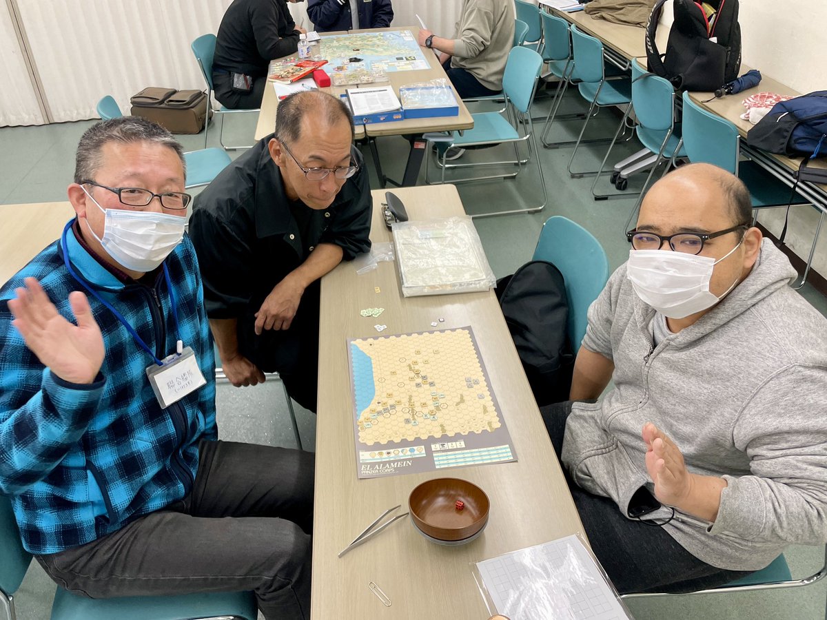 hkokado's tweet photo. 今日は天王寺区民センターでミドルアースのゲーム会しててみんなで楽しくウォーゲーム遊んでます。今日の写真は真面目バージョン。最後の写真は古いウォーゲーマーには昔懐かしいロシアンフロントです
#ゲムマ #ゲームマーケット #サイコロ #ダイス #TRPG #ウォーゲーム #ボードゲーム #ボドゲ #dnd https://t.co/cURL2etsZX
