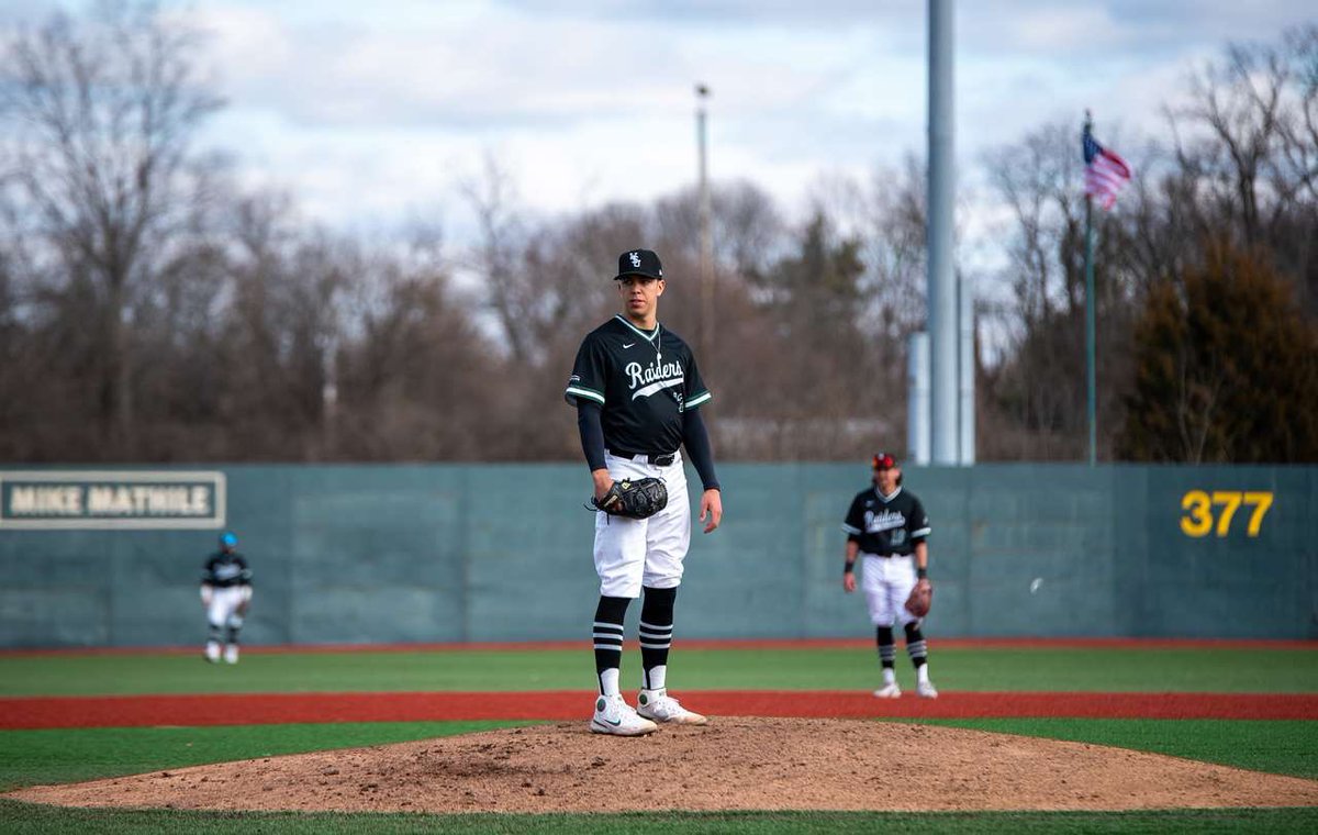 theseabasshub's tweet photo. Saturday night #WeekendWarning for the Oakland Golden Grizzlies. Bass toes the rubber Sunday in game 1 of a doubleheader. The teddy bears couldn’t get the job done in the series opener and it’s only an uphill battle from here. Here comes the monster…
🐺 > 🐻 https://t.co/SoZshv8gk9