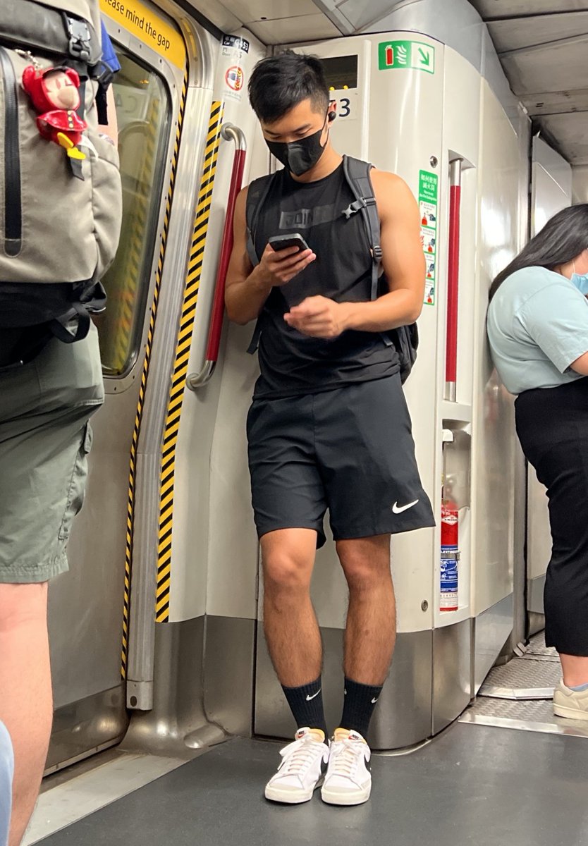 Louis tweet media