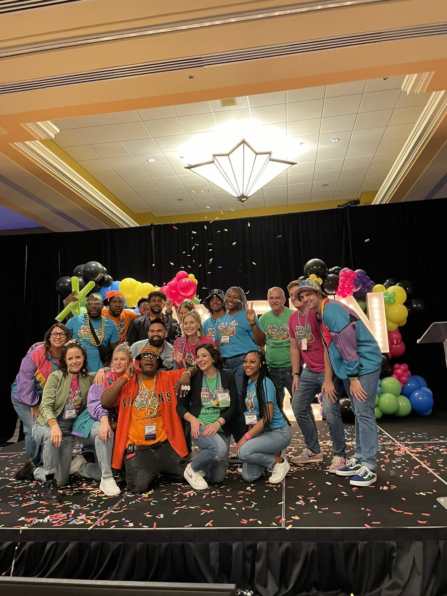 Lisaloves2tri's tweet photo. I 💙💚 this team! They make anything possible. #camdenhappy #aceawards2023 https://t.co/Ub6qUj4uJE