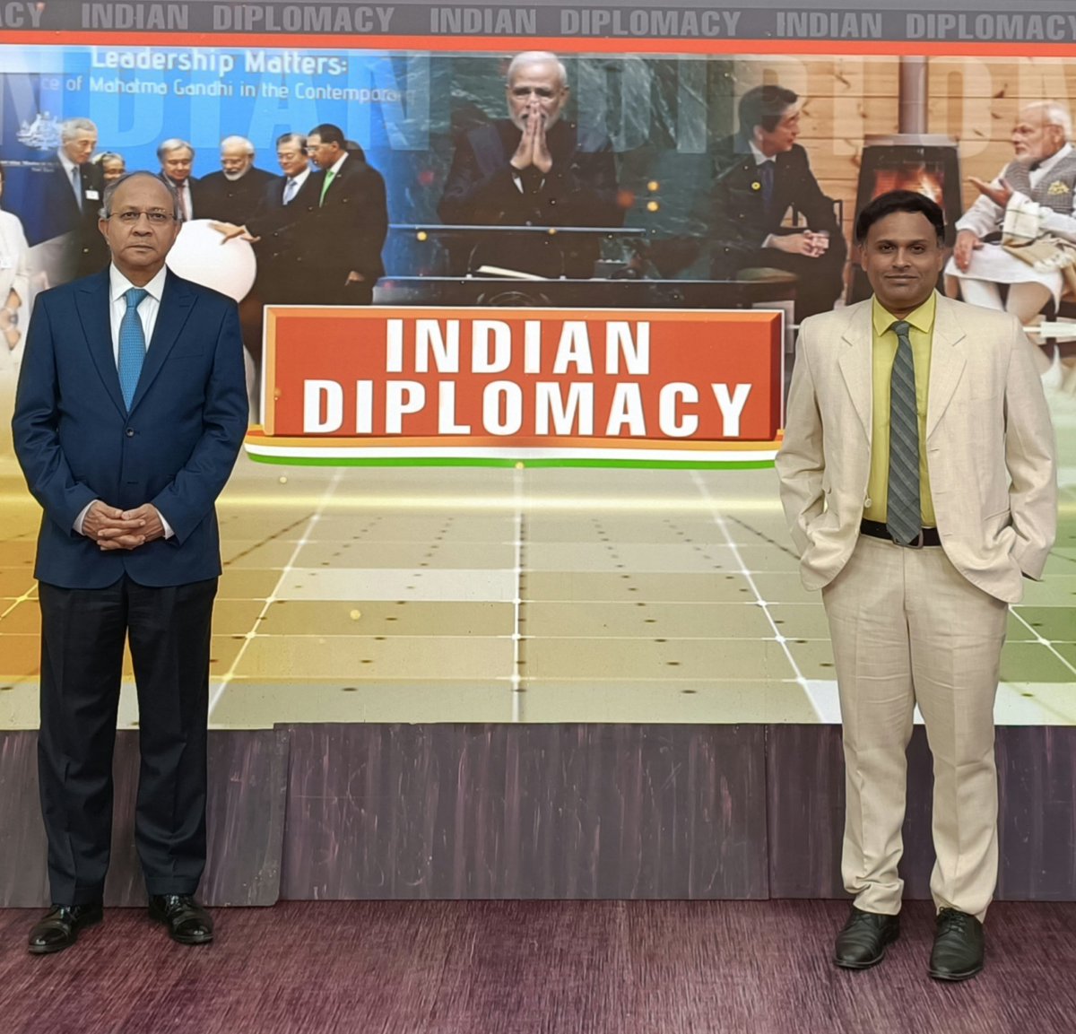 sreeramchaulia's tweet photo. Are #Russia and #China heading for a full-fledged alliance? Is the #USA's policy responsible for their united front? Will Russia-China closeness harm #India? Watch my TV show on #Doordarshan, featuring analysis by Ambassador @PankajSaran11:

VIEW HERE 👇 https://t.co/RY3GUhhlRh https://t.co/2PDQwBBAnx