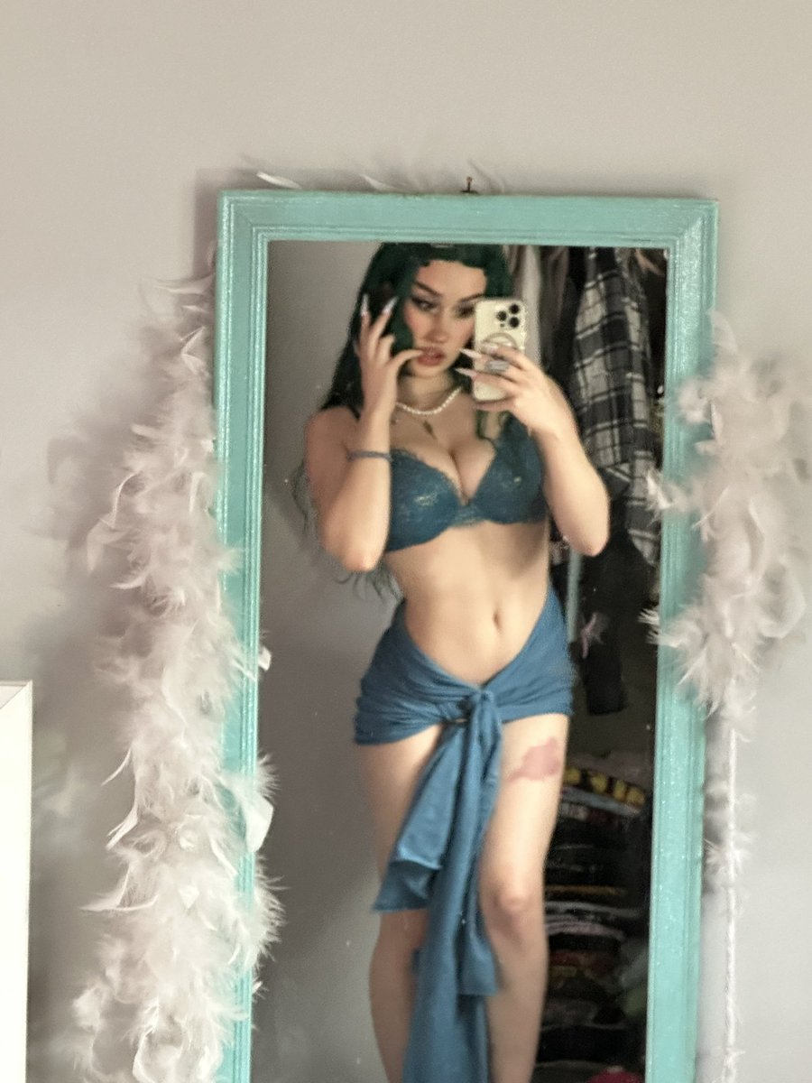 bludnymph tweet picture