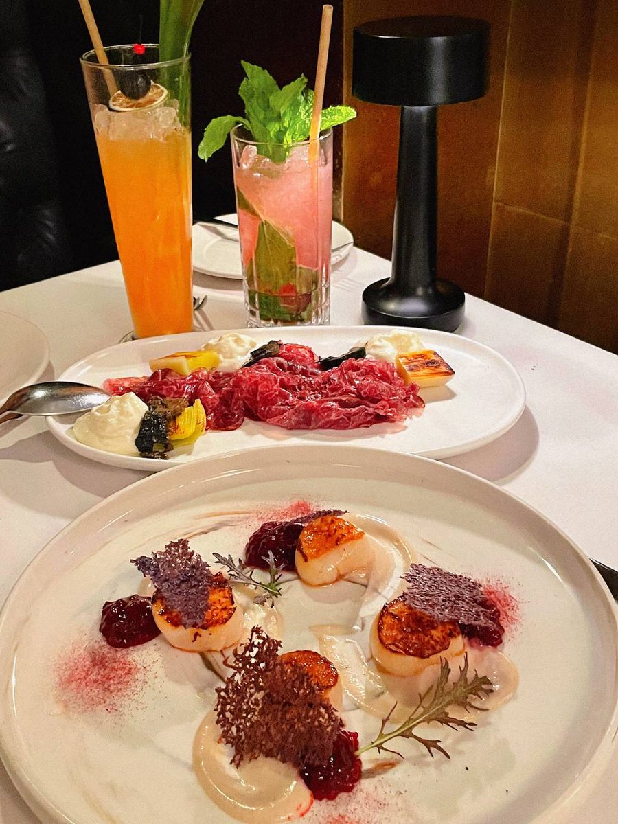 How can a happy weekend be without shopping malls and food?