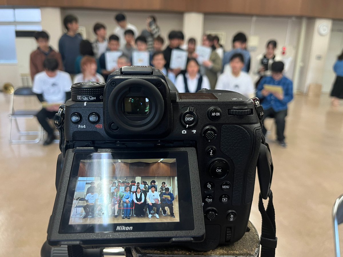 先日追いコンを行いました！！
卒業される先輩方、また引退される顧問の金子先生の見送りをしました！！
最後に先輩方と演奏出来てすごく楽しかったです！
思い出が沢山あって別れるのが本当に名残惜しいです…
今までありがとうございました😭