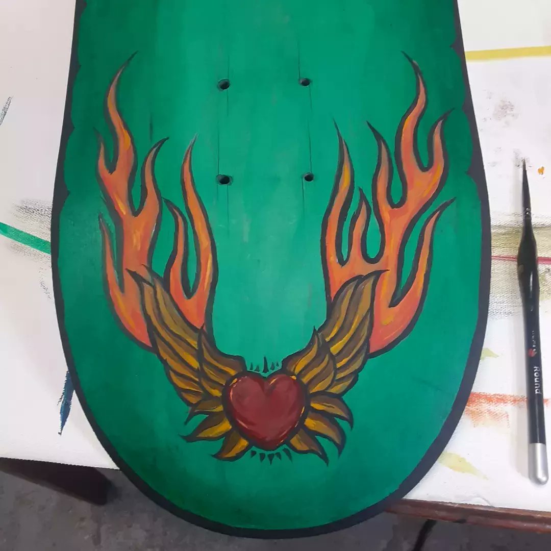 Henryloco559's tweet photo. Here's where I am so far with the skatedeck art for #fresnoskateboardsalvage I will continue tomorrow. #locoatfua #henryloco #fresnoundergroundart #wip #myprocess #skatedeckart #locoenestavida #purofresno #californiacultura #handpainted #notAIart https://t.co/C3kxuaghup