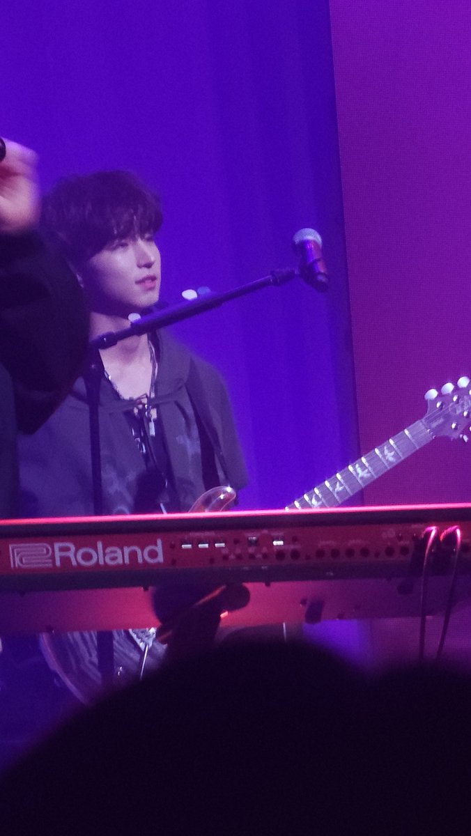 한형준 옷 뭐임?
너무 위험하네요...