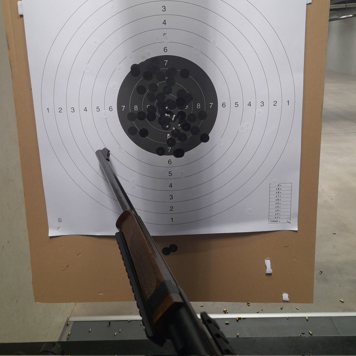 JanSuch6's tweet photo. Malorážková karabina #Alfaproj Hunter na pojezdové střelnici #Guncentrum 5, 10, 15, 20 metrů s náboji .22lr Club S&B https://t.co/qhtNXUxGEN