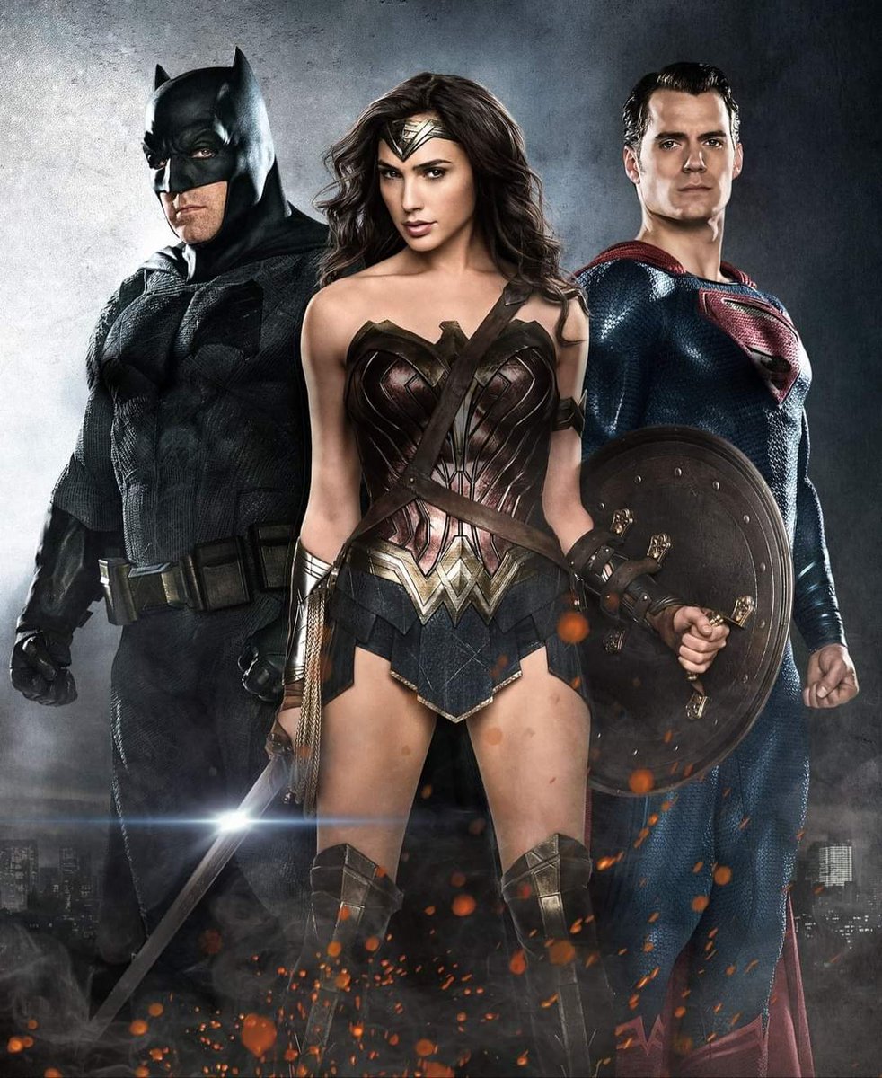 _harley_quinn_l's tweet image. #DCUCine: Hace 7 años La Trinidad de DC Comics se reunió por primera vez en live-action en "Batman v Superman: Dawn of Justice" y, para bien o para mal, el cine de súper héroes ya no fue el mismo 🦇🙅‍♀️🦸🏻‍♂️

#BatmanVSuperman #Batman #Superman #WonderWoman