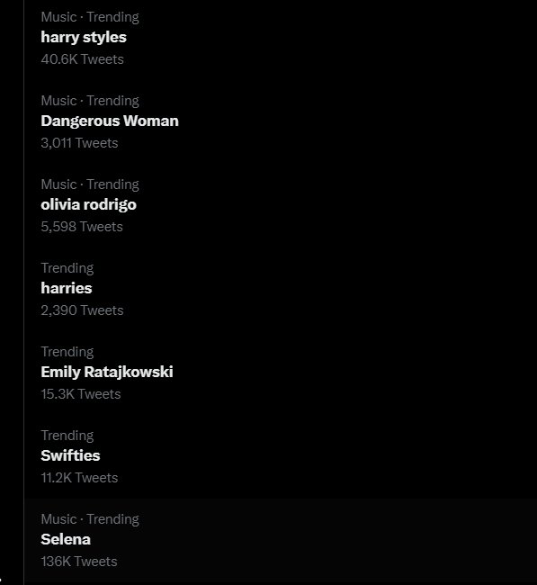nellyravenhood's tweet photo. atleast i have an interesting life😭😭
#10yearsofariana #harrystyles https://t.co/kT7QJqx7YA