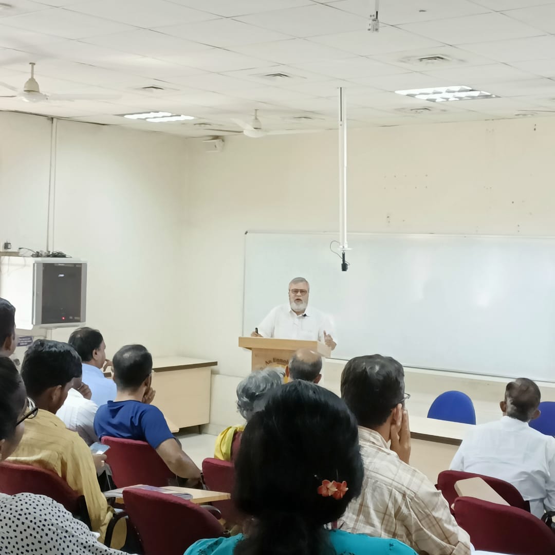 gipe_official's tweet photo. A seminar titled  "Back to Basics: Some Reflections on Smith, Ricardo, Marx and Keynes" took place at the Gokhale Institute on 23rd March 2023. This lecture was delivered by Prof. Abhay Pethe, Special Advisor to the Vice-Chancellor of Gokhale Institute

1/3 https://t.co/7pJMjmh7vt
