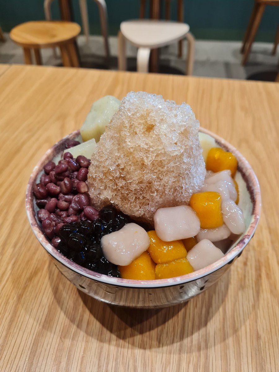 MomijiiroArt's tweet photo. I did a still-life drawing of my Icy Taro Ball that I ate at Meet Fresh for dessert yesterday using the photo as reference 🍨 

#icyballtaro #stilllifedrawing #digitalart #digitalart #Procreate #taiwanesedessert #meetfresh https://t.co/QaicNCLiof