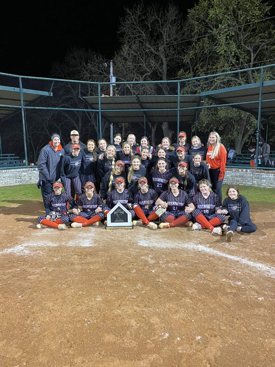 dubtownsoftball's tweet photo. Beast of the East Champions!! https://t.co/BvGFitYEzt